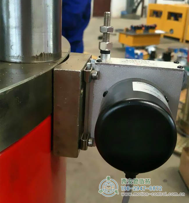 图为拉线位移hth全站下载
实际应用照片 图为拉线位移hth全站下载
实际应用照片
